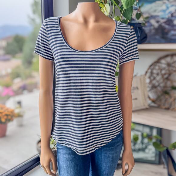 Banana Republic, Navy & White Stripe Scoop Neck Signature Tee, Women's Medium - Picture 3 of 9